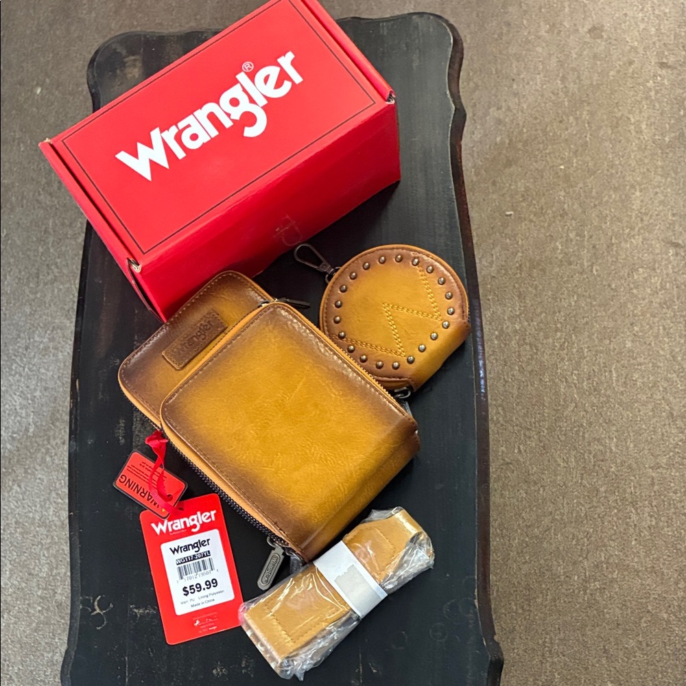 Wrangler Brown Tan Leather Crossbody Wallet with Coin Pouch